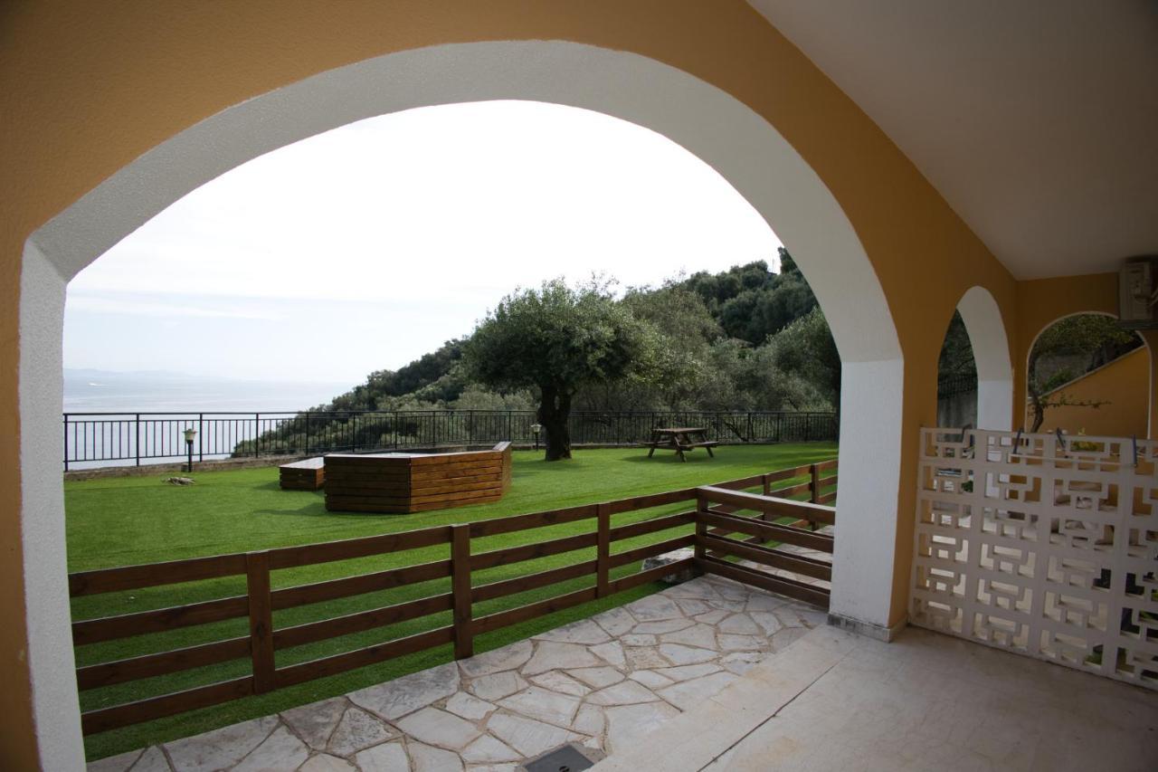 Silent Bay Apartments Katávolos 외부 사진